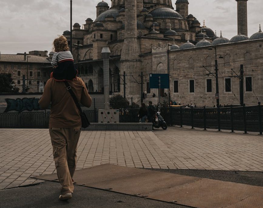 Mendidik Anak Membenci Maksiat